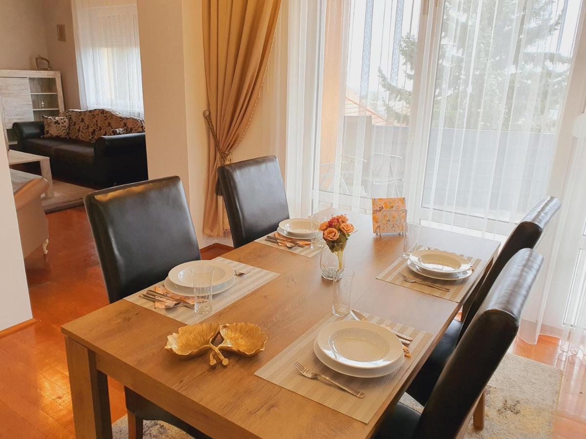 Adel Apartman มิชโคลซ์ ภายนอก รูปภาพ