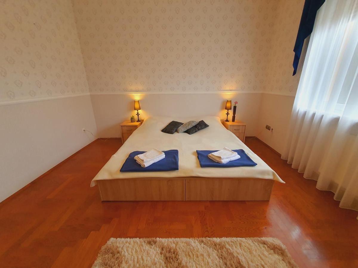Adel Apartman มิชโคลซ์ ภายนอก รูปภาพ
