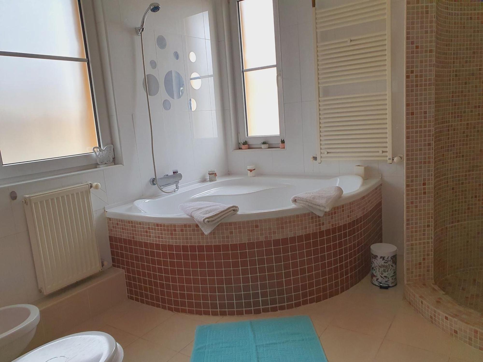 Adel Apartman มิชโคลซ์ ภายนอก รูปภาพ